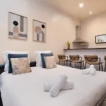 Et Chaleureux 17eme Apartment *