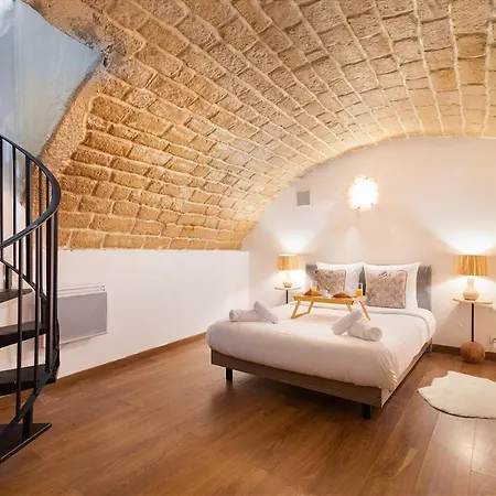 Apartment Et Chaleureux 17eme *