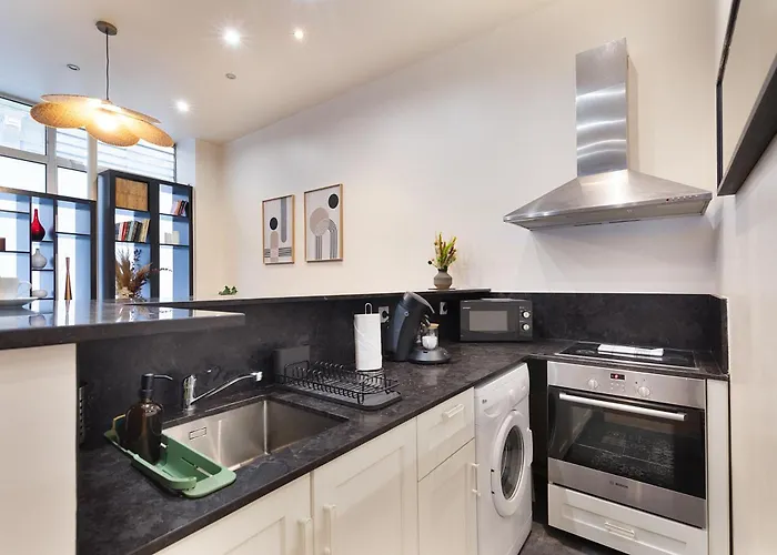 Apartment Et Chaleureux 17eme *